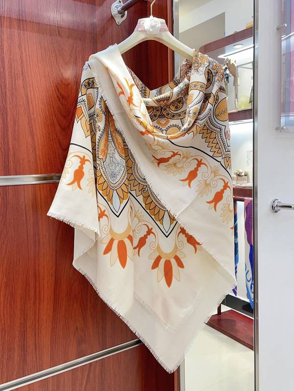 Loro Piana Scarf LPC00066 Loro Piana Scarf LPC00066